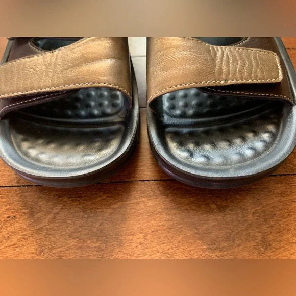 Aerothotic Tinkle Women's brown and bronze sandals size 6 6 1/2 - Picture 4 of 5